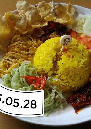 Foto resep Nasi kuning magic com kesukaan ku