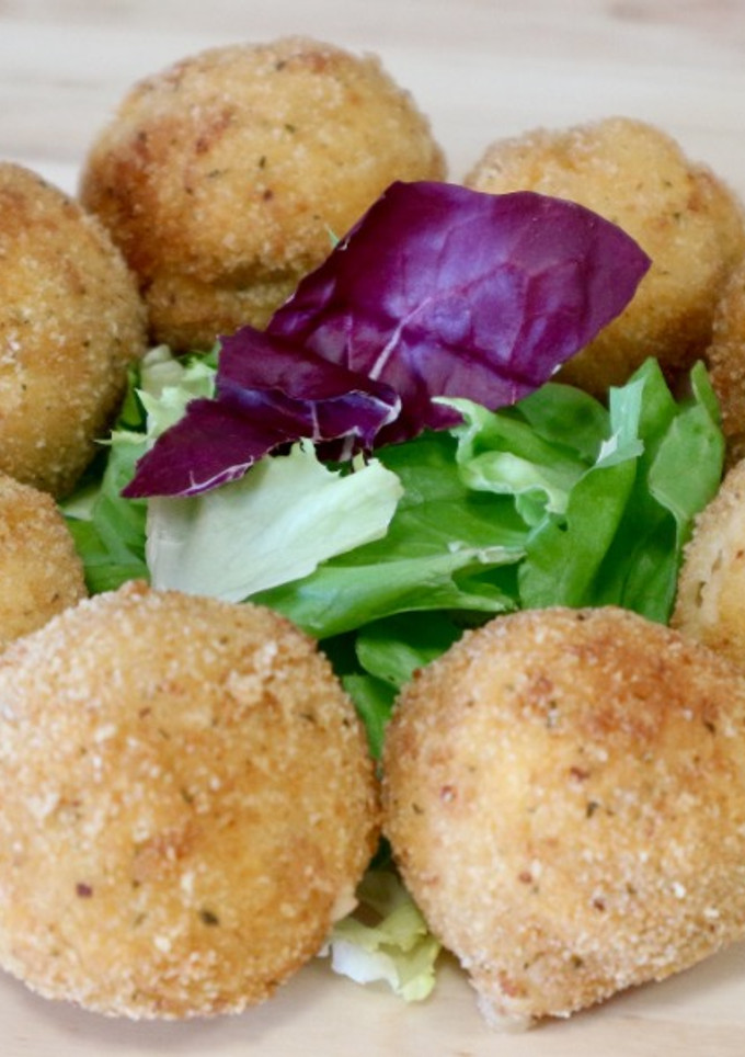Una foto de Croquetas de gambas al ajillo muy cremosas