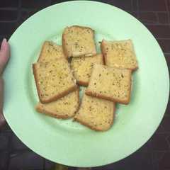 A picture of Garlic Bread.