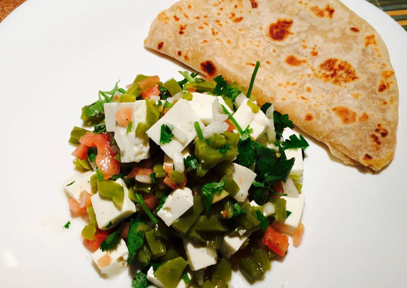 Ensalada de Nopal con Queso Panela