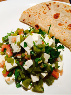 Una foto de Ensalada de Nopal con Queso Panela