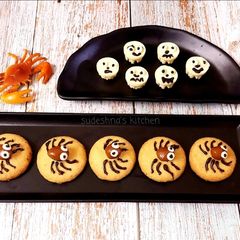 A picture of Short-bread Spider Cookies.