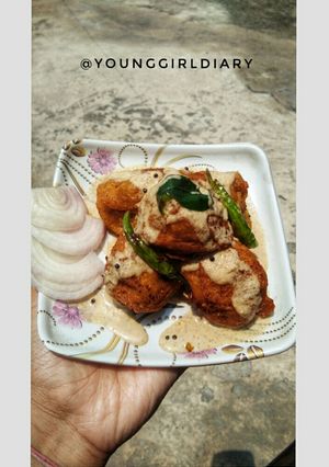 A picture of Aloo bonda.