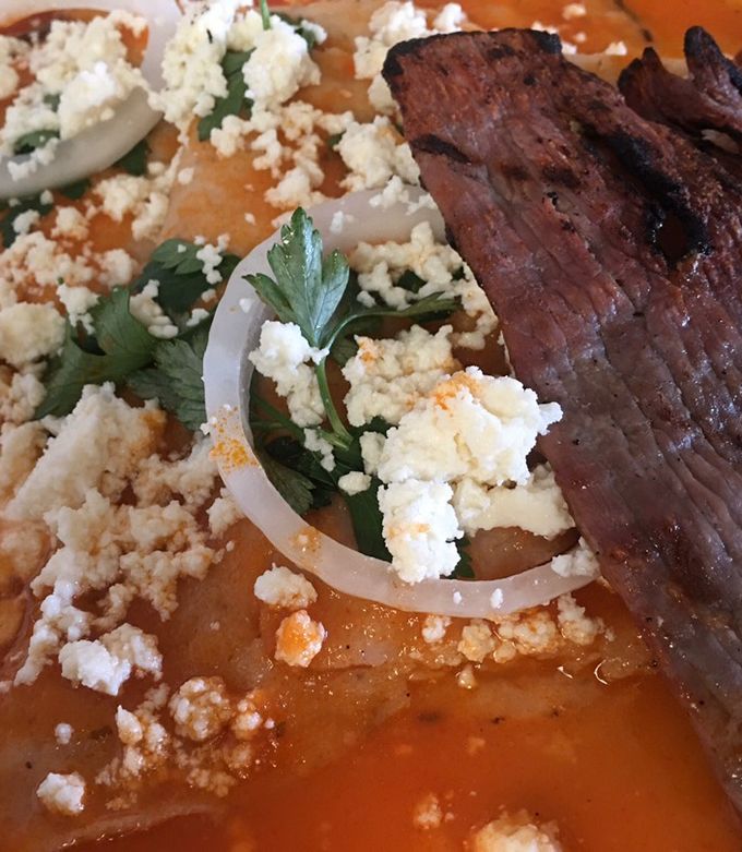 Una foto de Entomatadas a la Oaxaqueña