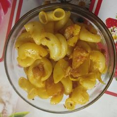 A picture of Macaroni.