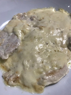 Una foto de Pechugas en salsa de queso