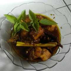 A picture of Ayam+Telor masak kecap.
