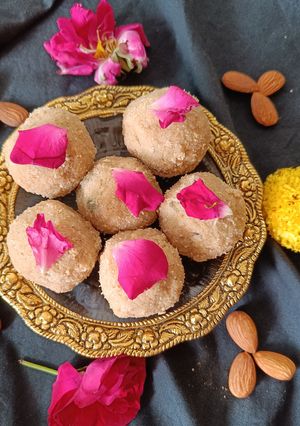 લાડવા રેસીપી મુખ્ય ફોટો