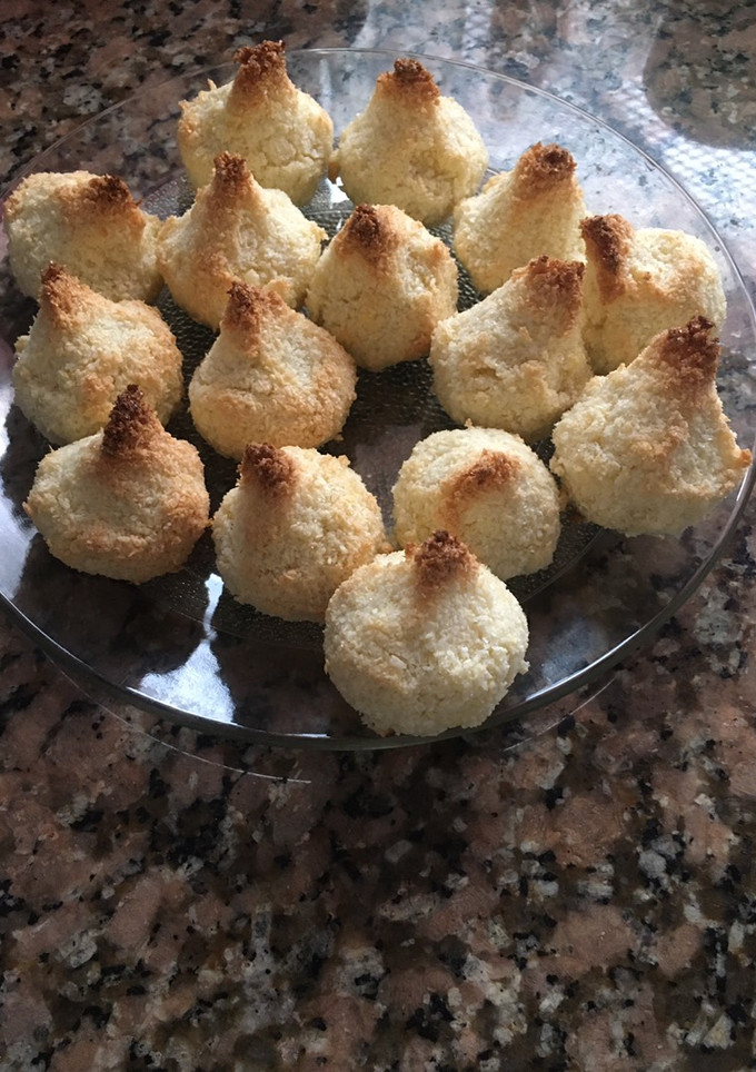 Una foto de Coquitos de Coco Rallado