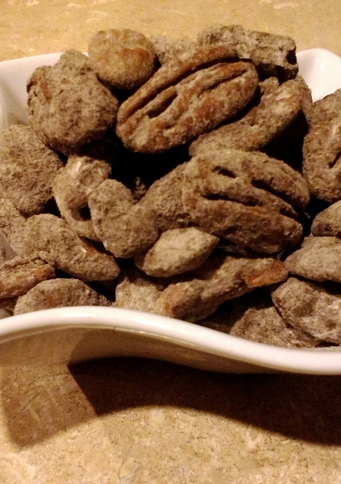 A picture of Cocoa almonds.