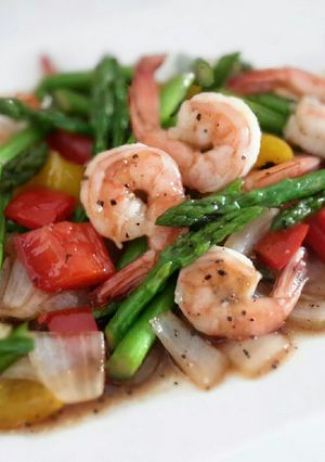 A picture of Kanya's Shrimps with Asparagus.