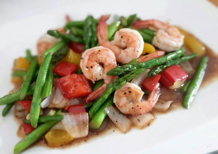 Simple Way to Make Ultimate Kanya&#39;s Shrimps with Asparagus
