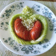 Cucumber, tomato and leek salad A picture of Cucumber, tomato and leek salad.