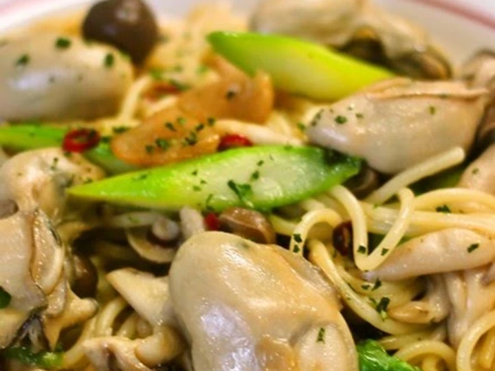 Easy Steps Make Recipes Oyster Spaghetti the  Makes Drooling Appealing.