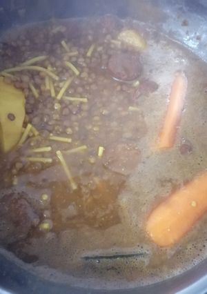 Una foto de Lentejas con fideos