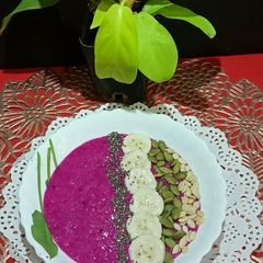 A picture of Dragon Fruit Smoothie Bowl.
