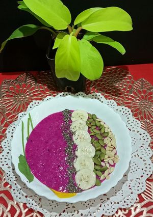 A picture of Dragon Fruit Smoothie Bowl.