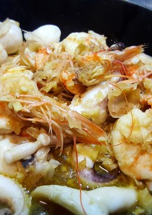 รูปของ กุ้งปลาหมึกผัดเนยกระเทียม