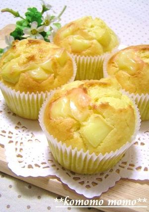 A picture of Chunky Cheese Muffins.