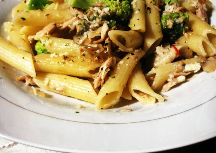 Recipe of Favorite penne brocoli with creamy tuna