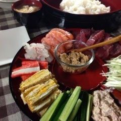 A picture of Sushi Hand Rolls.