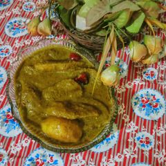 A picture of Dum aloo gravy.