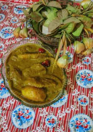 A picture of Dum aloo gravy.