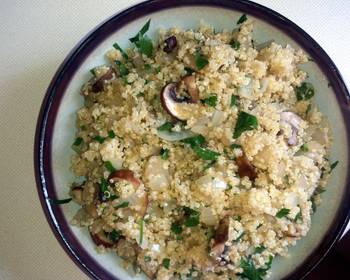 Popular Cuisine Zesty OnionCrimini Quinoa Restaurant Style