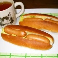 Simple Regular Hot Dog A picture of Simple Regular Hot Dog.