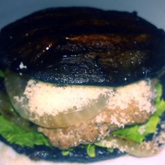 A picture of Portobello burger.