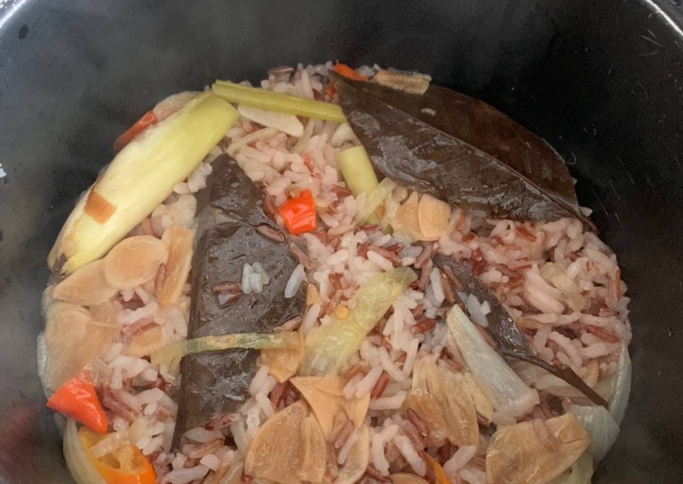9. Nasi Liwet Rice Cooker