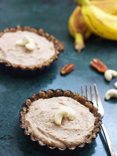 A picture of Raw Vegan Nuts & Fruit Tart.