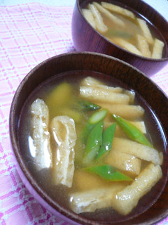 A picture of Miso Soup with Asparagus and Aburaage.