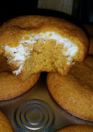 A picture of Cheesecake filled pumpkin muffins.