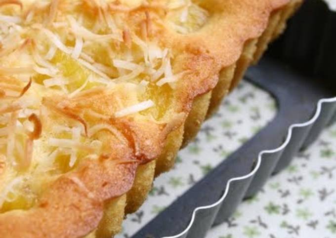 Tropical Cake with Pineapple &amp; Coconut