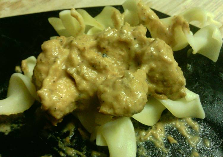 Chicken and Noodles with Pumpkin Sauce Chicken and Noodles with Pumpkin Sauce