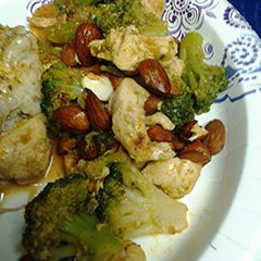 A picture of Almond broccoli chicken.