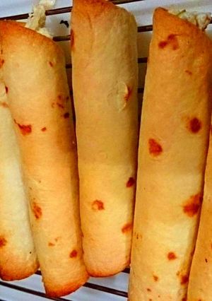 A picture of Heidis Baked Chicken Taquitos.