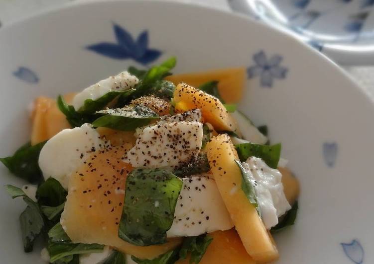 Steps to Make Speedy Easy Persimmon and Mozzarella Cheese Salad