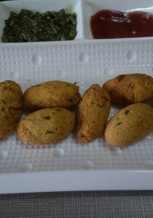 A picture of Spicy Leftover Rice Nuggets.
