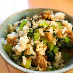 A picture of Simple Rice Mix with Komatsuna and Pork Belly.