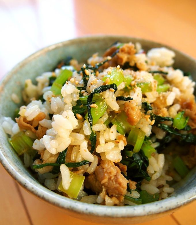 A picture of Simple Rice Mix with Komatsuna and Pork Belly.