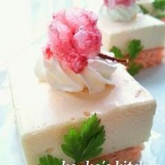 A picture of Cherry Blossom Tiramisu.