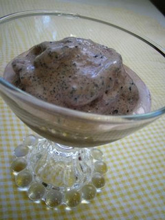 A picture of Sesame and Chocolate Ice Cream.