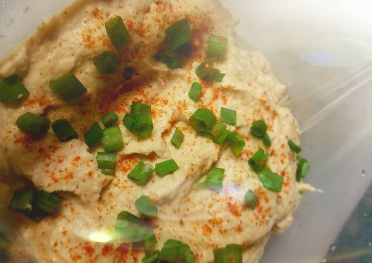 Steps to Make Any-night-of-the-week Garlic hummus with a kick