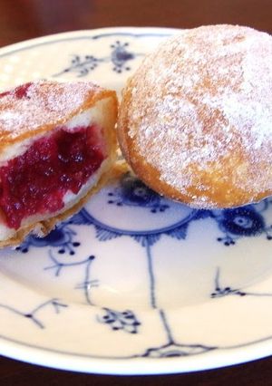 A picture of Deep-Fried Donuts Pączki.