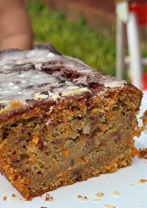 Una foto de Budín húmedo de zanahoria y naranja