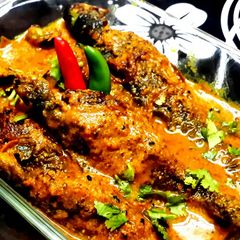 A picture of Rang Birangi Tengra / Colourful Cat fish.