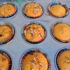 A picture of Almond cupcakes.
