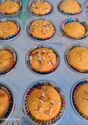 A picture of Almond cupcakes.